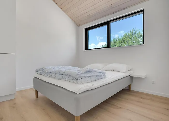 Дом отдыха 3 Bedroom Stunning In *